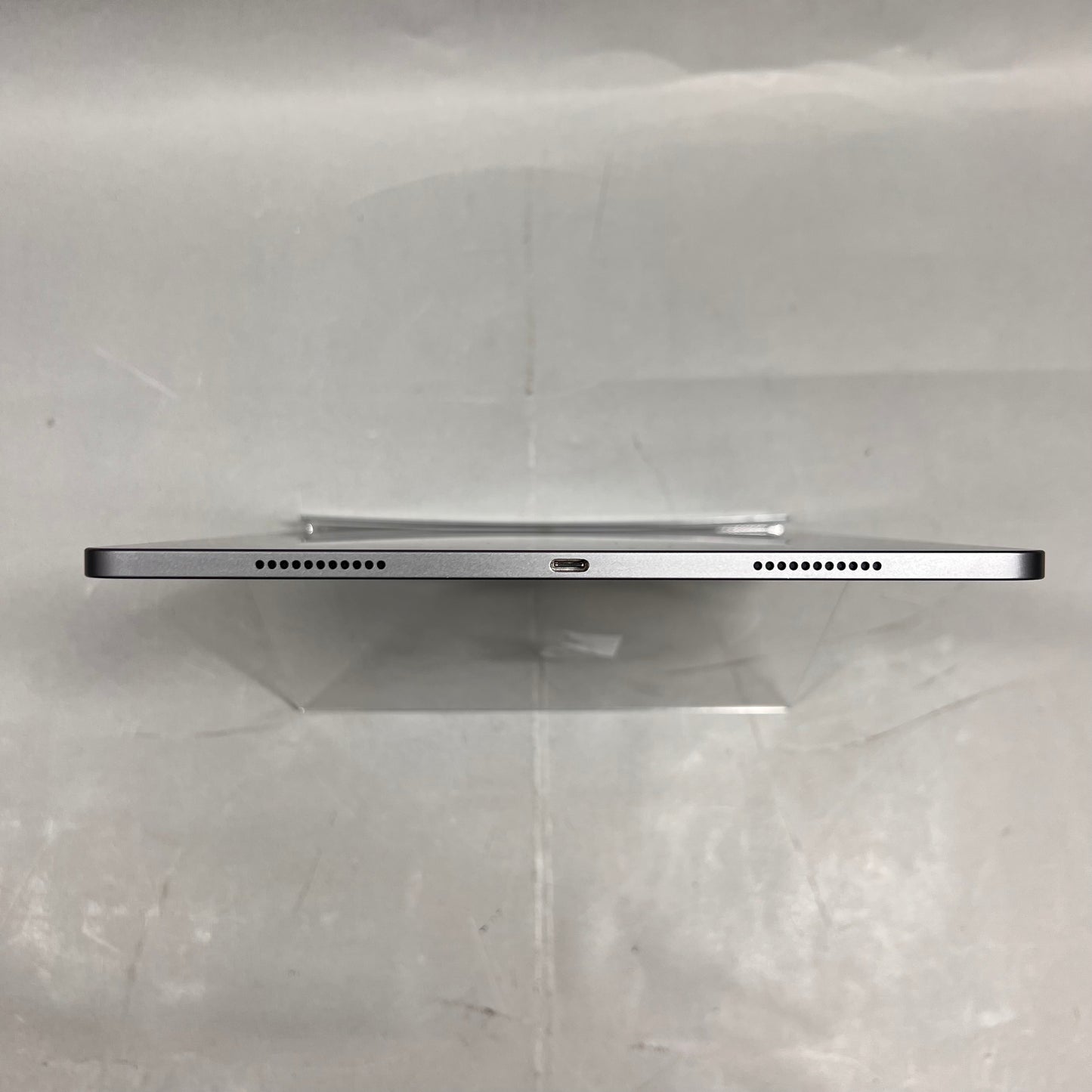 WiFi Only Apple iPad Pro 12.9" 5th Gen 256GB Space gray MHNH3LL/A