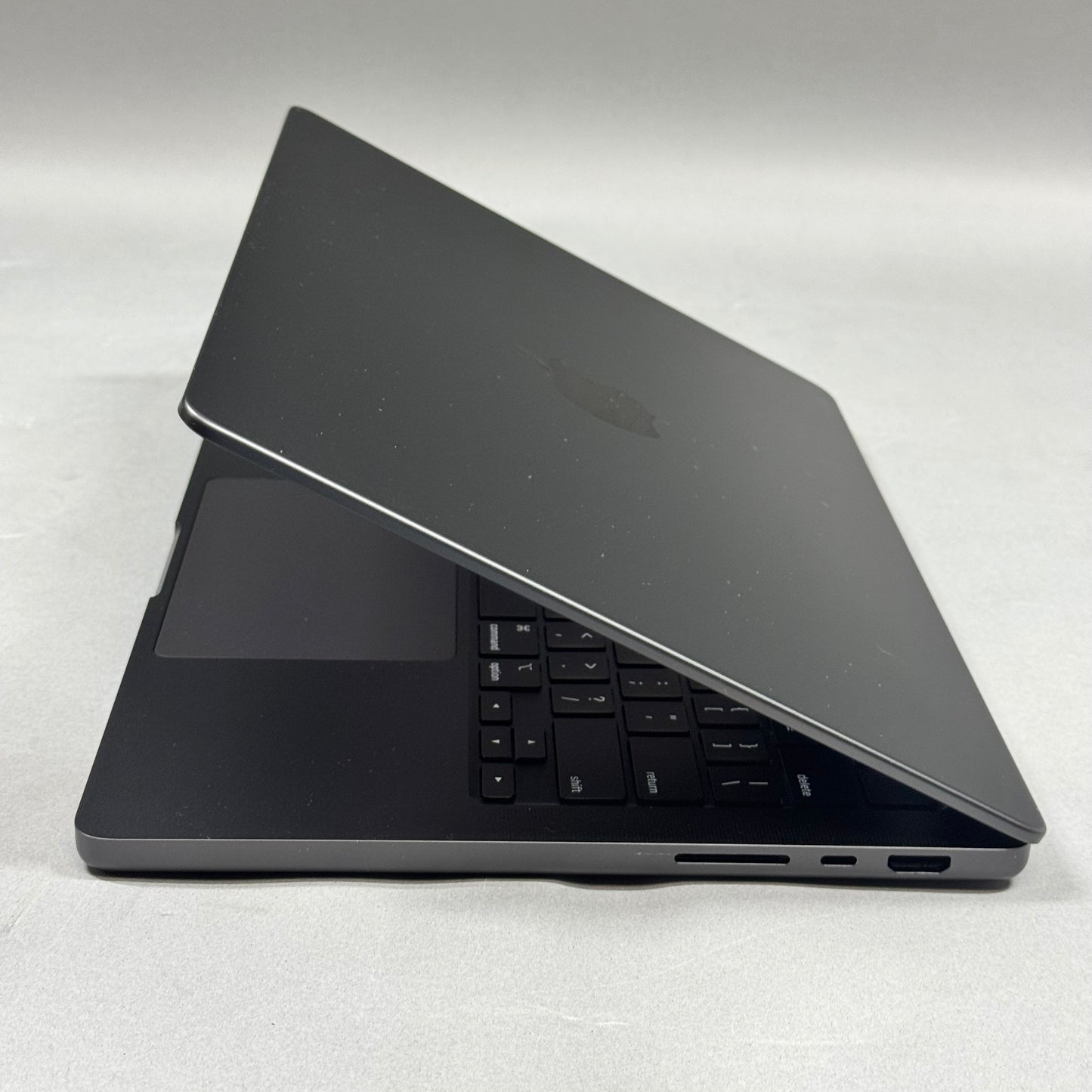 2024 Apple MacBook Pro 14" M4 Pro 16C GPU 4.5GHz 24GB RAM 512GB SSD MX2H3LL/A