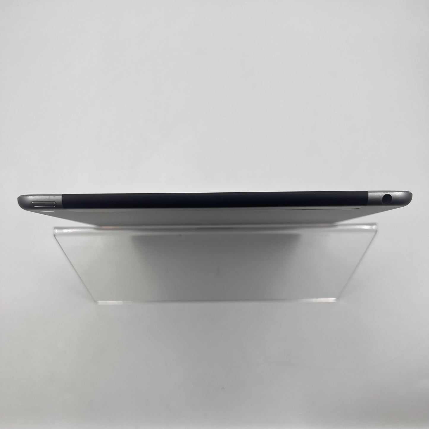 Unlocked Apple iPad Air 2nd Gen 16GB Space Gray NGGX2LL/A