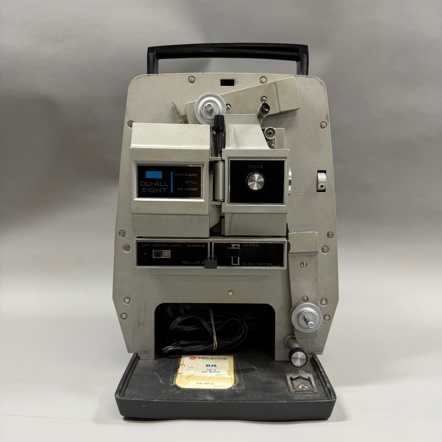 Sears Du-all Eight 584 Projector 1,000 Lumens 8mm Portable Film CG-141-C