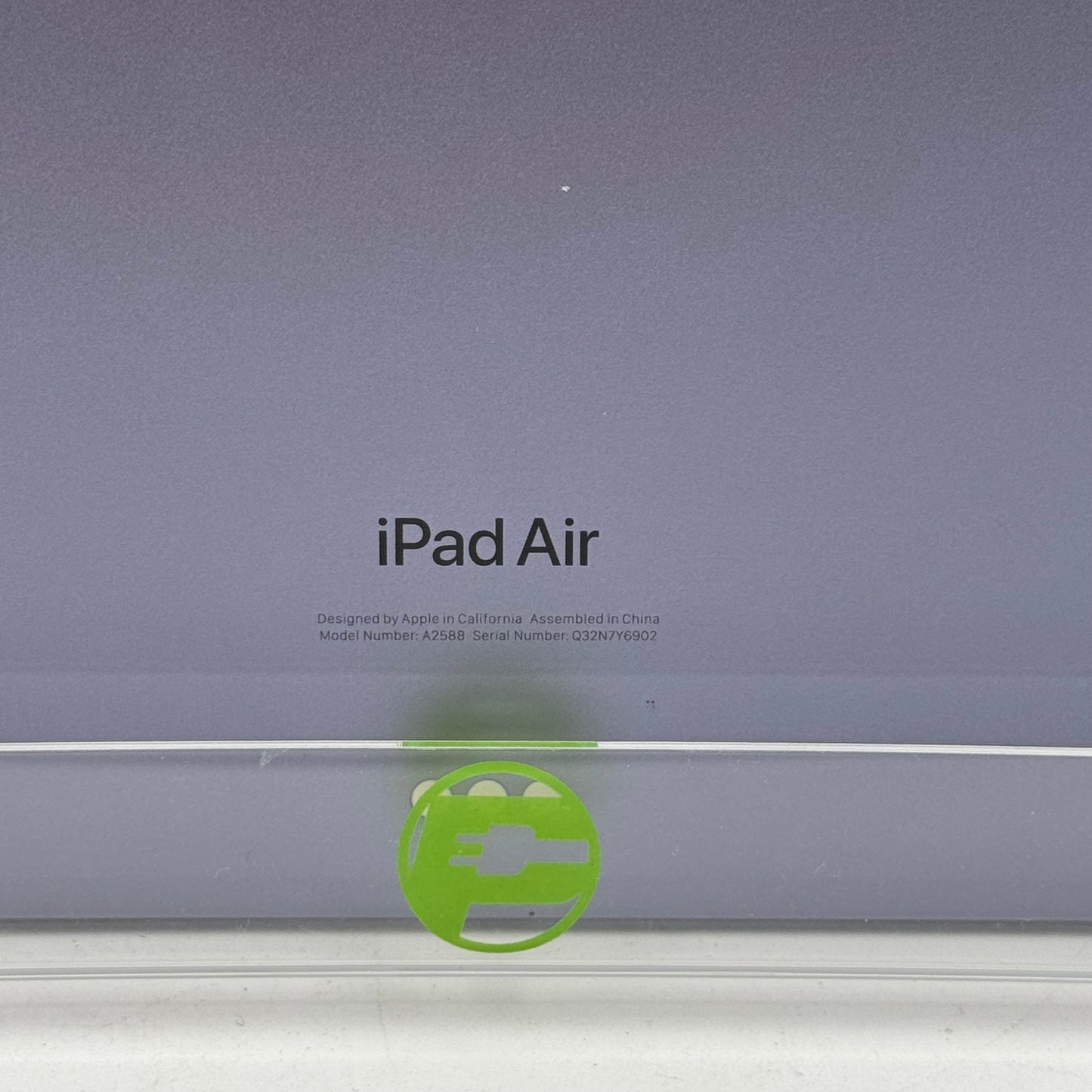 WiFi Only Apple iPad Air 5th Gen 64GB 18.4.1 Purple MME23LL/A