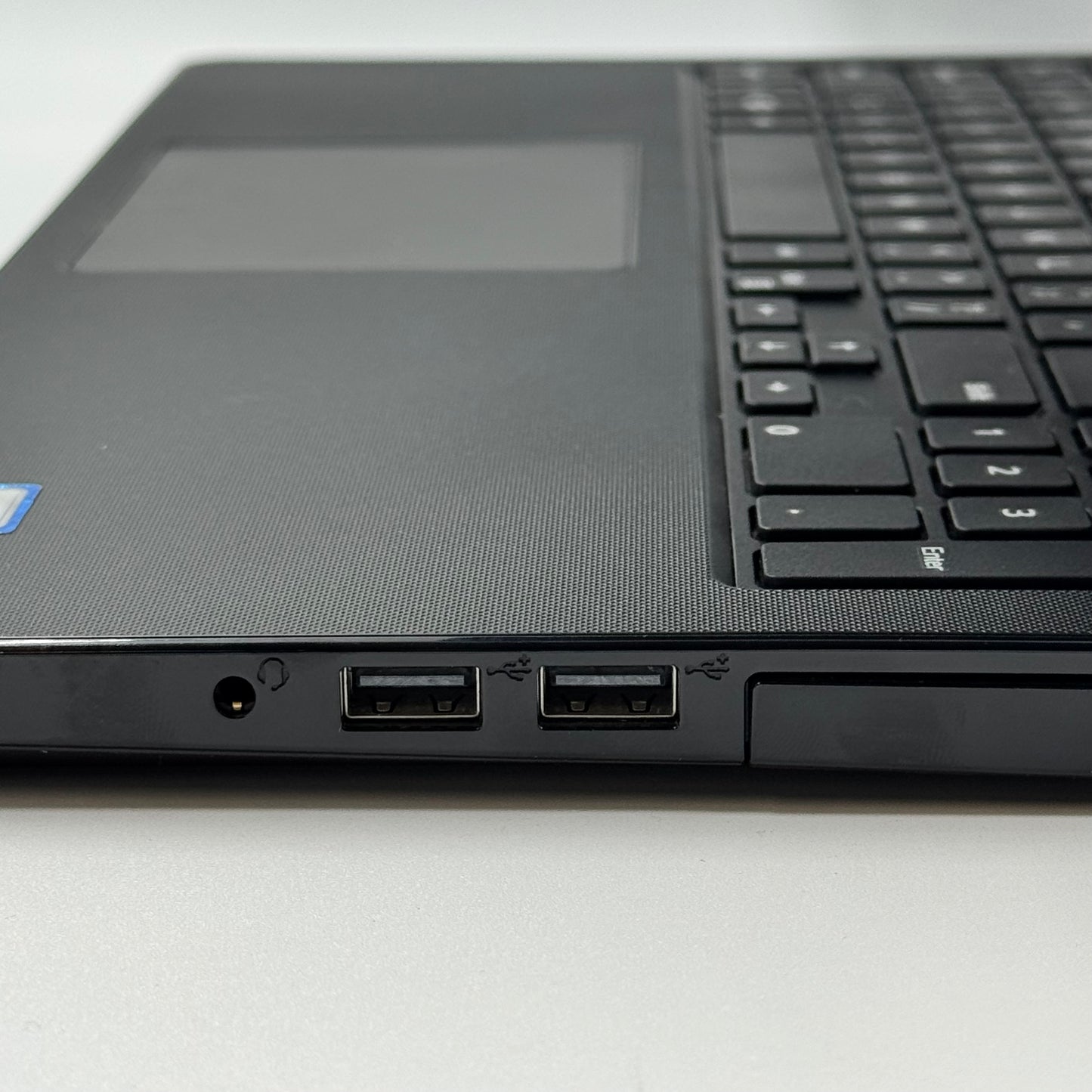 Dell Inspiron 5566 15.6" Laptop Intel Core i3-7100U 2.40GHz 8GB RAM 1TB HDD Win 10 Home