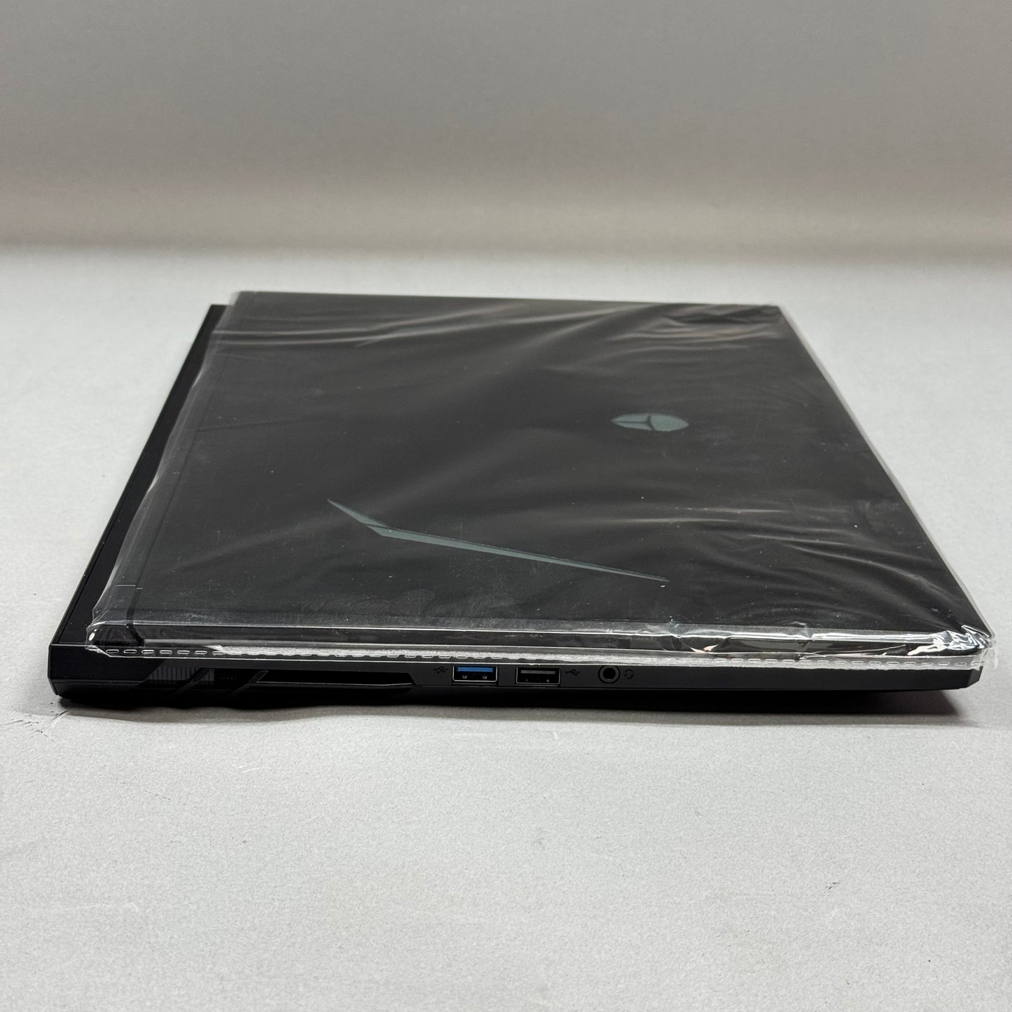 Thunderobot Laptop X17 17.3" Core i7-13620H 2.40GHz 64GB RAM 2TB SSD GeForce RTX 5060