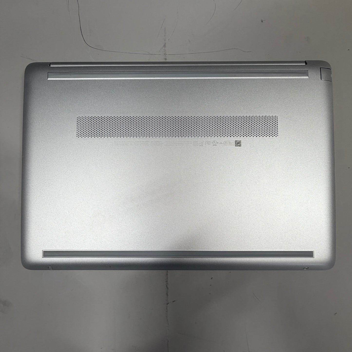 HP Laptop 15-DW3035CL 15.6" Core i5-1135G7 2.4GHz 16GB RAM 512GB SSD 512GB SSD