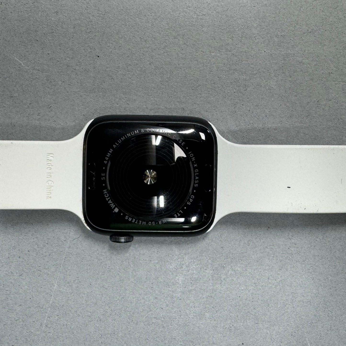 Unlocked Apple Watch SE 1st Gen 44MM Black Aluminum White Sport Band A2352
