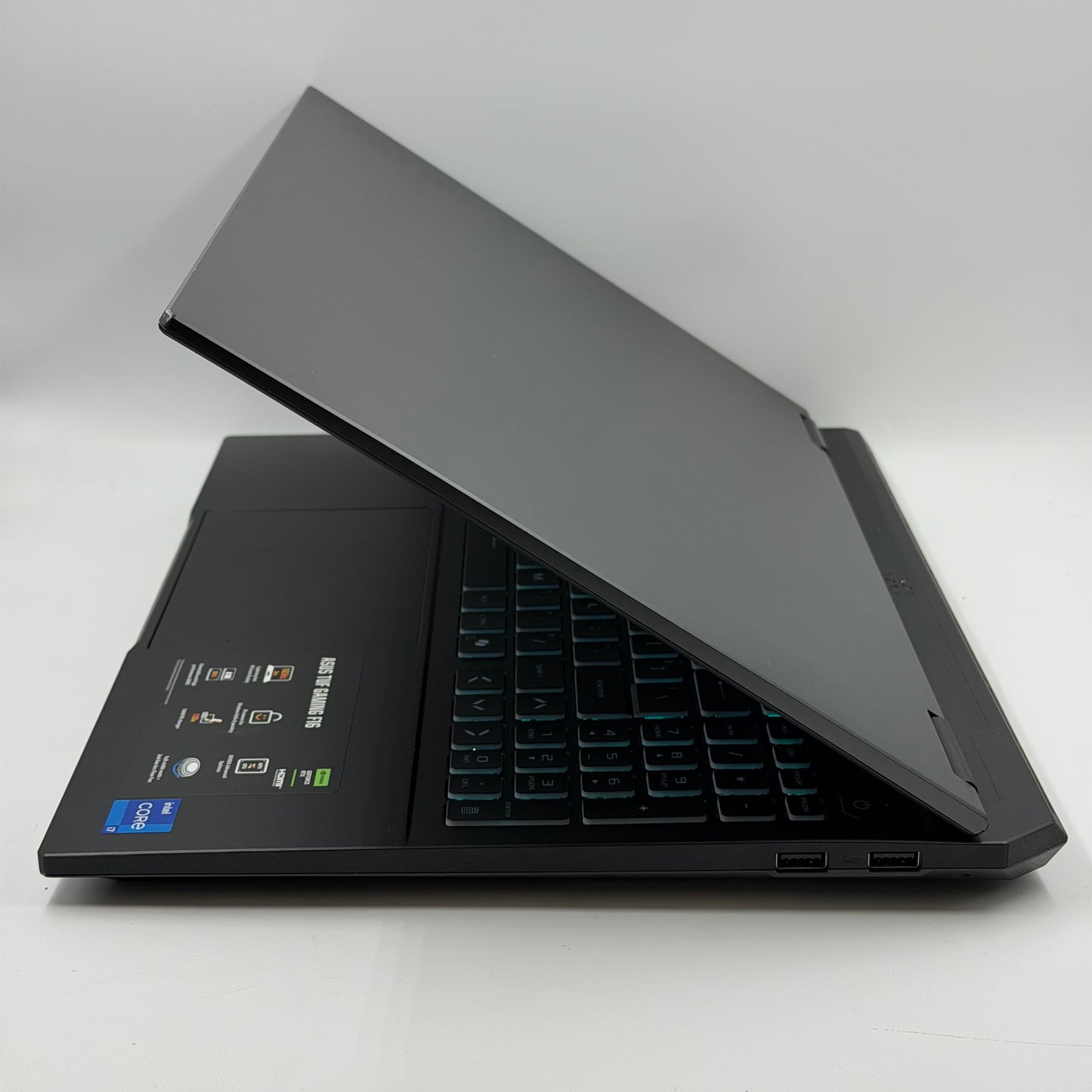 Asus TUF FX608JMR 16" Core i7-14650HX 2.20GHz 32GB RAM 1TB SSD GeForce RTX 5060