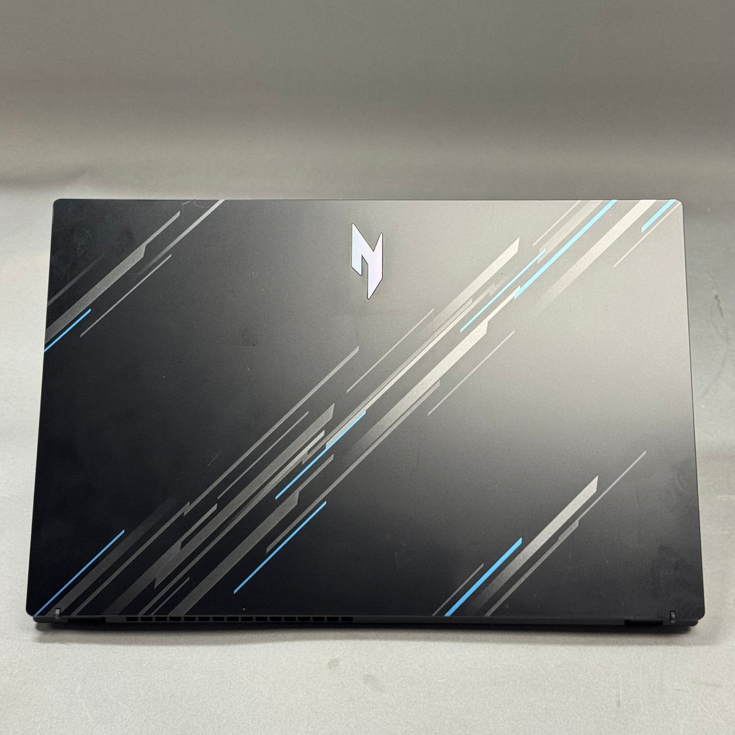 Acer Nitro V 15 ANV15-51-54UL 15.6" i5-13420H 2.10GHz 32GB RAM 512GB SSD 1TB SSD GeForce RTX 3050