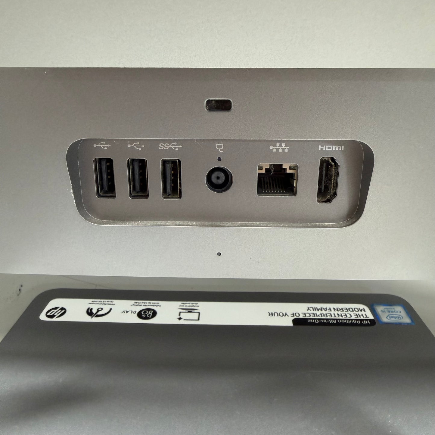 HP Pavilion TPC-Q024-24 23.8" i5-6400T 2.20GHz 12GB RAM 2TB HDD