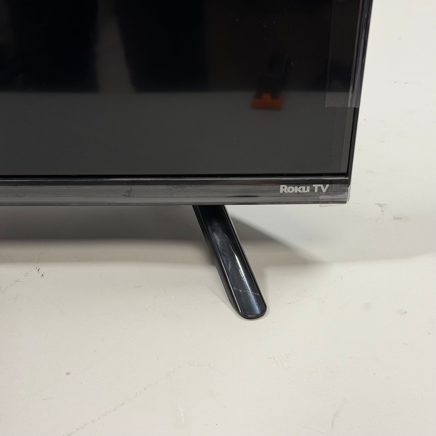 Philips 32" 32PFL6452/F7 6452 Series HD 720p Smart Roku TV