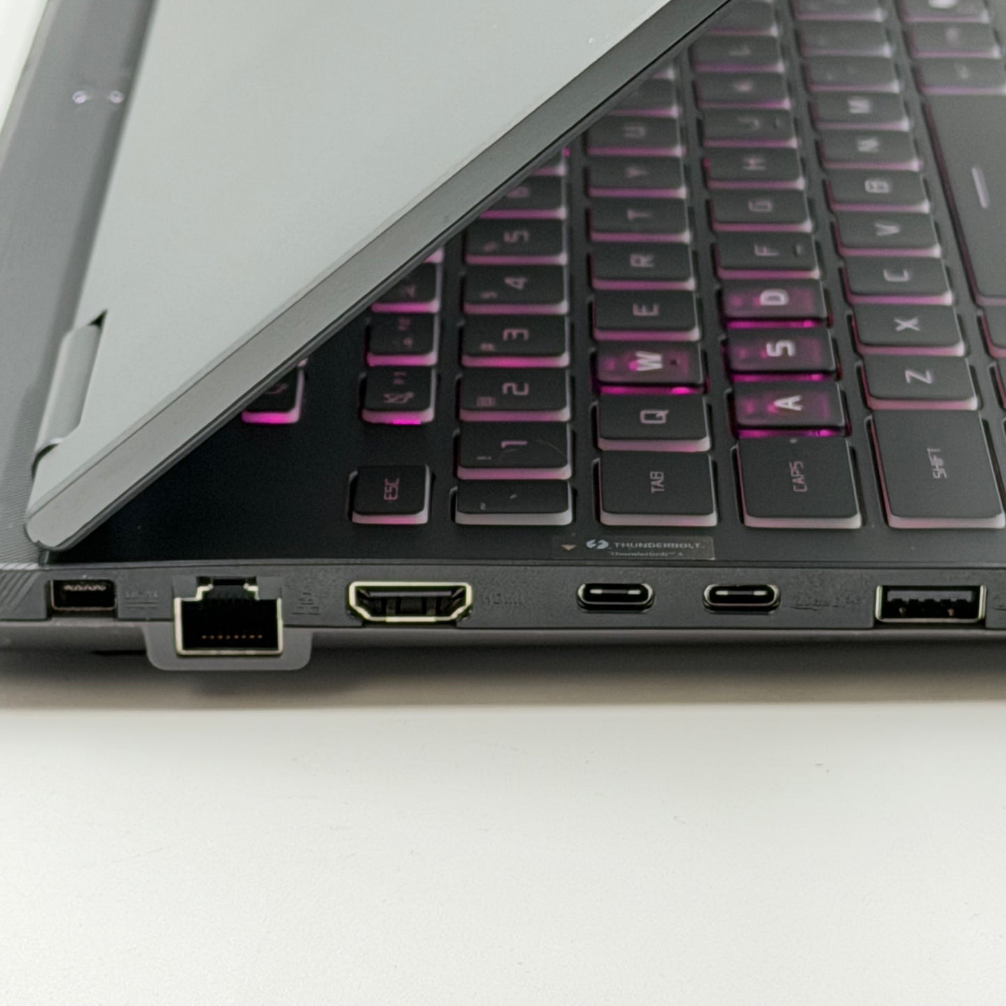 Asus TUF FX608JMR 16" Core i7-14650HX 2.20GHz 32GB RAM 1TB SSD GeForce RTX 5060