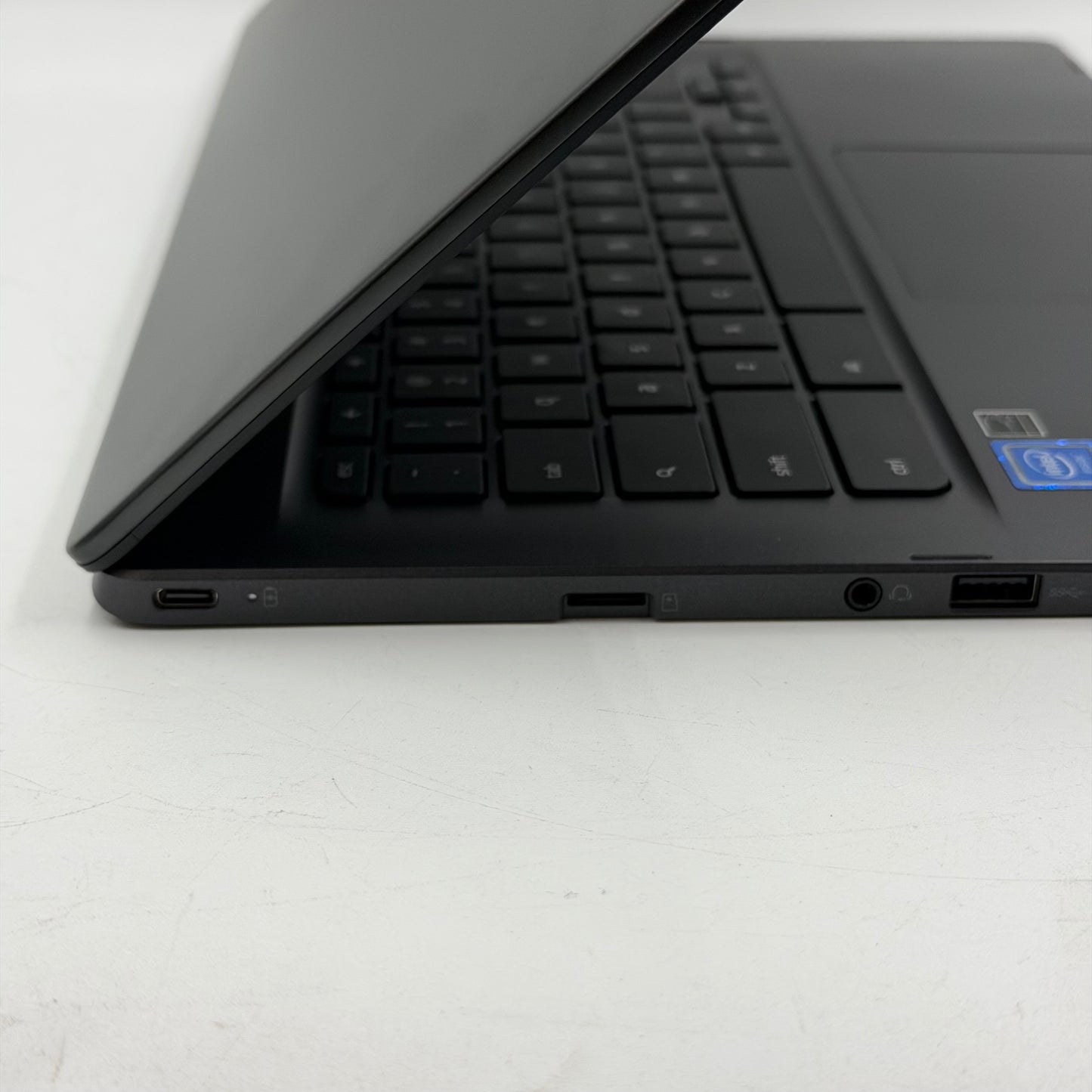 Asus Chromebook CX1 C423N 14" Celeron N3350 1.1GHz 4GB RAM 32GB SD