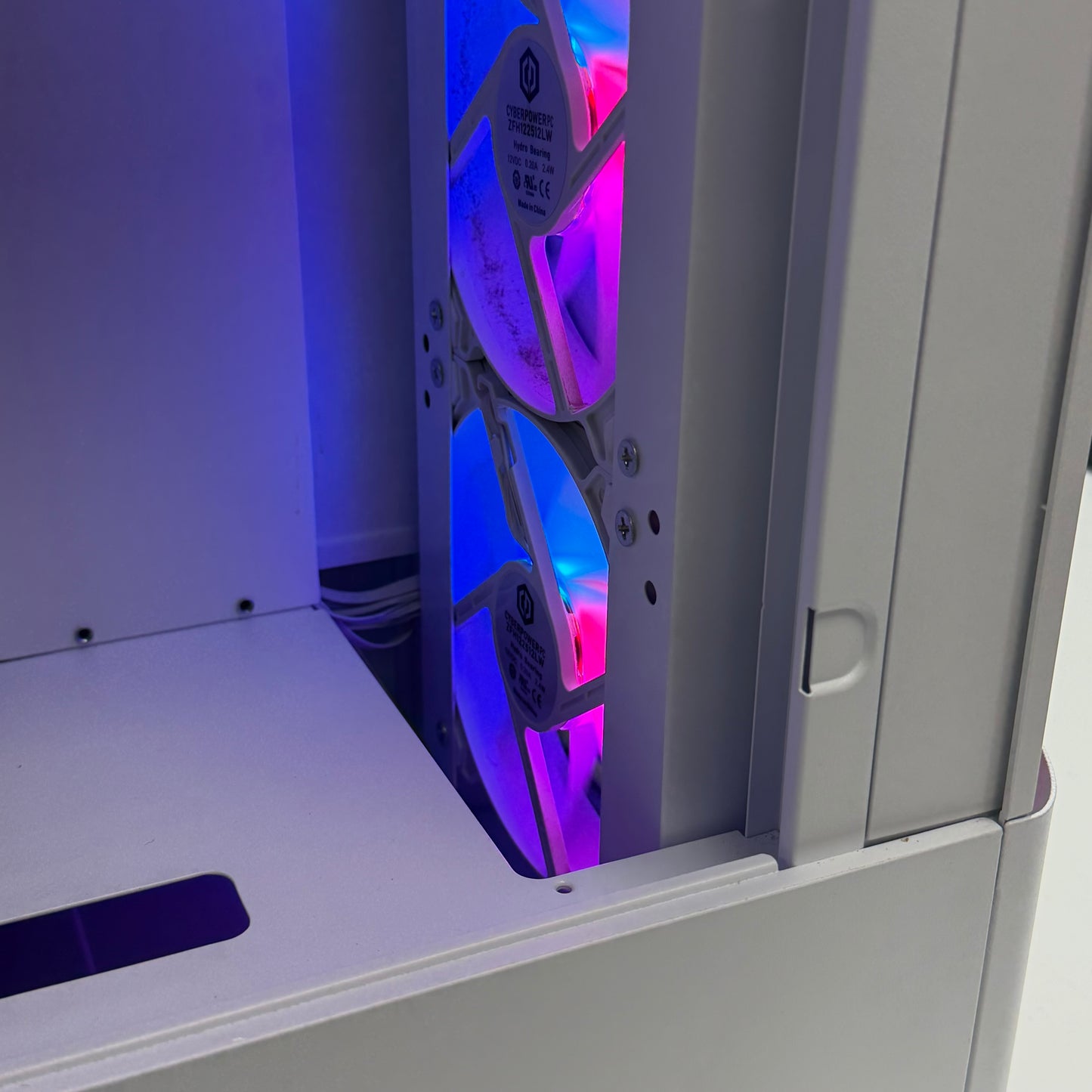 CyberPower Custom PC Ultra 9 285 2.50GHz 32GB RAM 1TB SSD GeForce RTX 5060 Ti