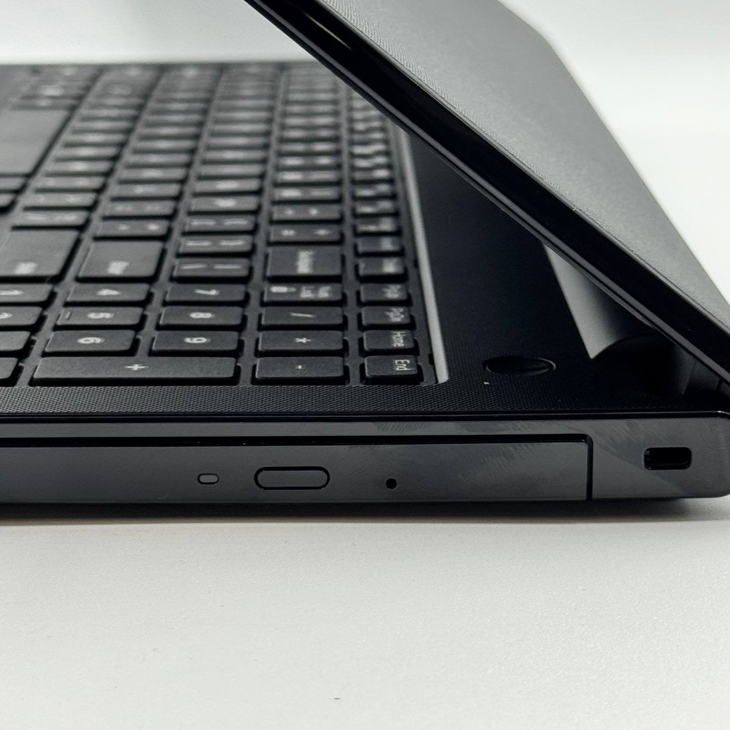 Dell Inspiron 5566 15.6" Laptop Intel Core i3-7100U 2.40GHz 8GB RAM 1TB HDD Win 10 Home