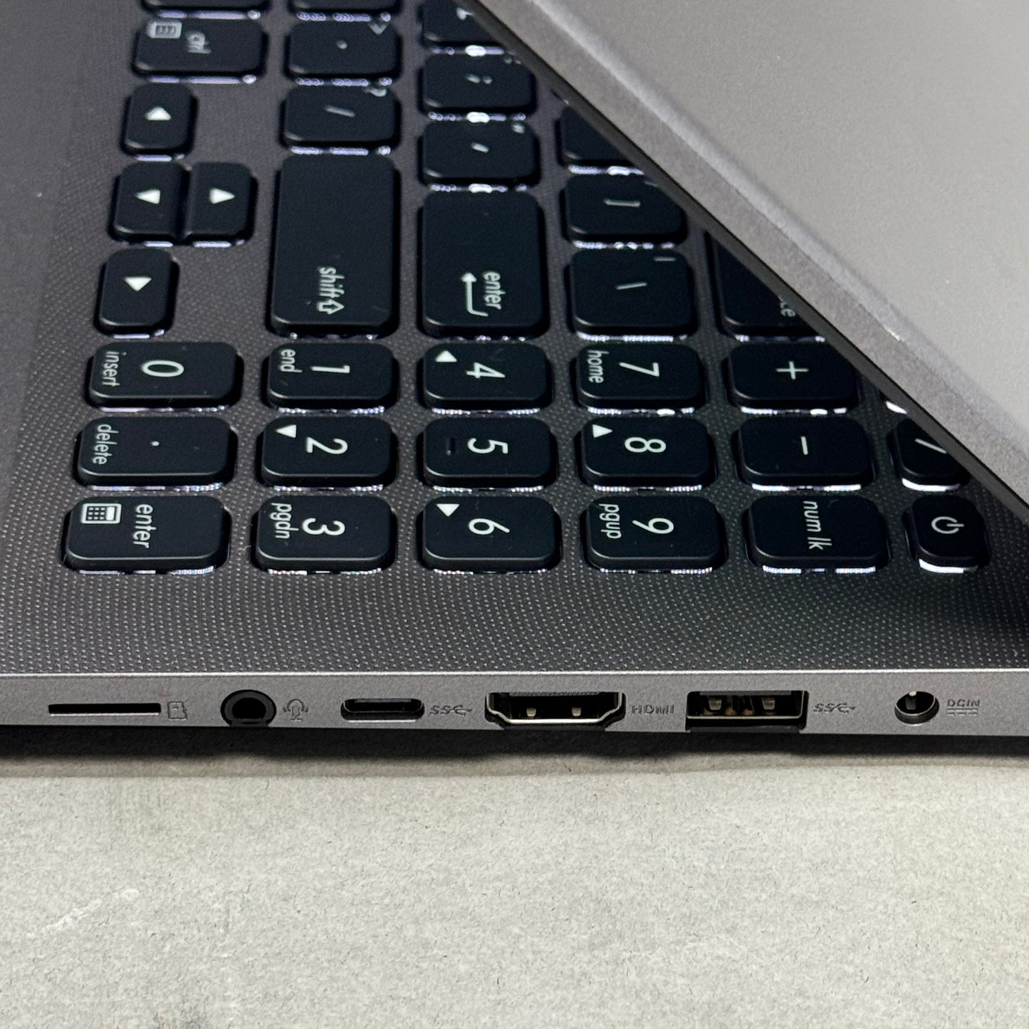 ASUS VivoBook 15 F512J 15.6" Core i5-1035G1 1.19GHz 8GB RAM 512GB SSD