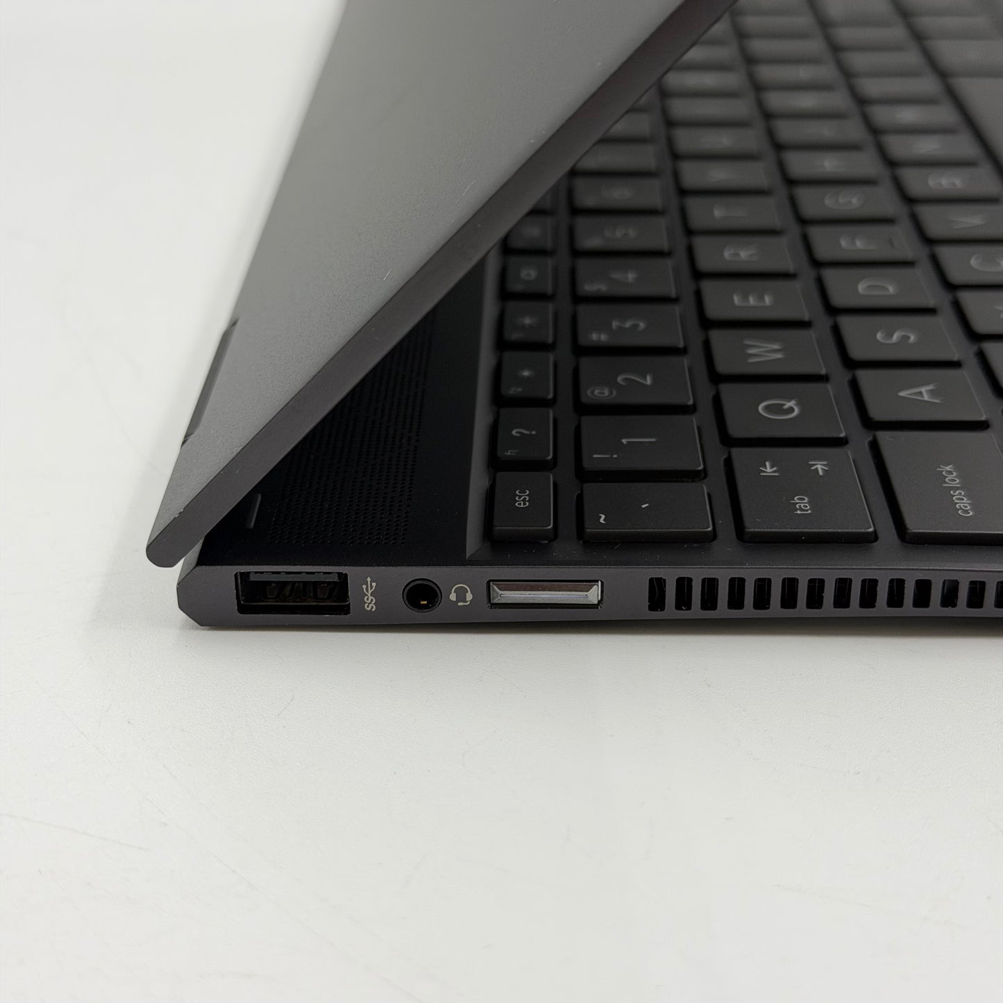 HP Envy x360 13Z-AR000 13.3" Ryzen 5 3500U 2.10GHz 8GB RAM 256GB SSD