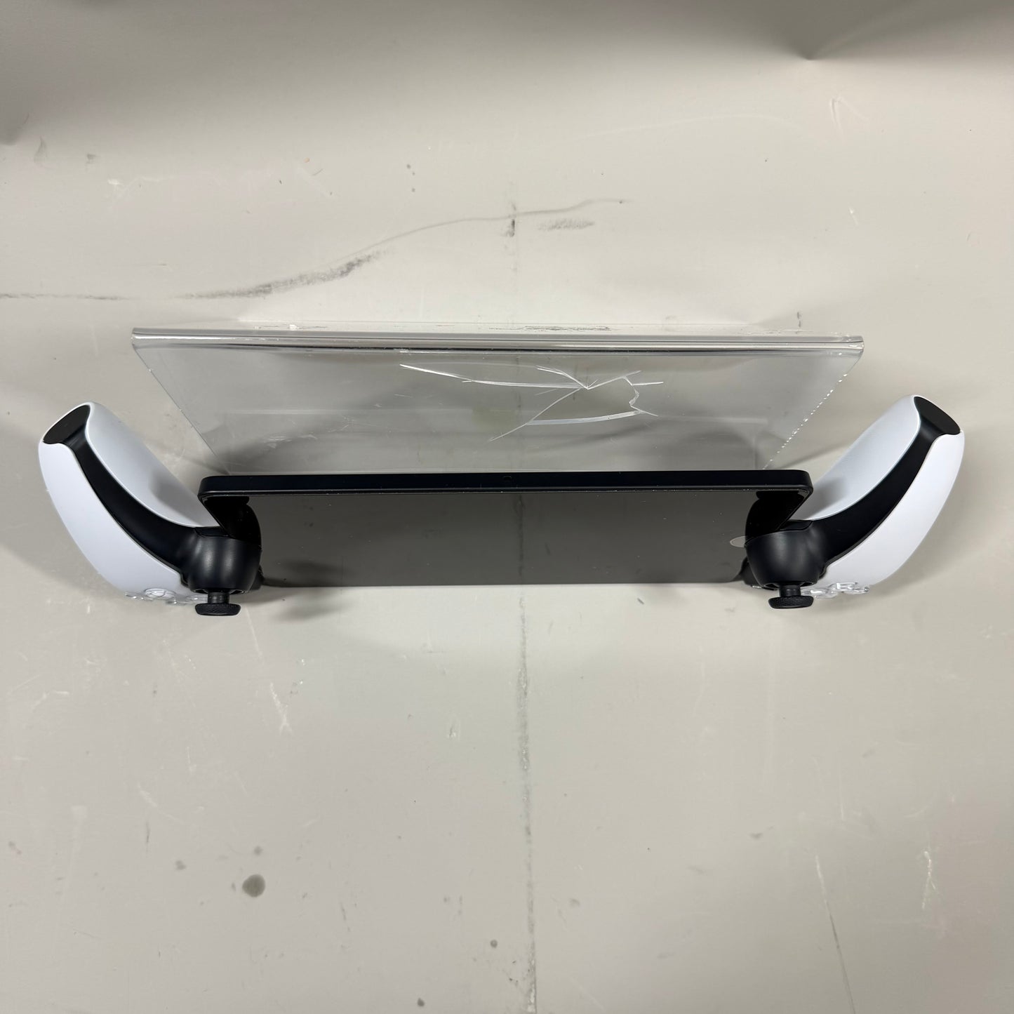 Sony Playstation Portable Go PSP White CFI-Y1001 Portal For Playstation 5 PS5