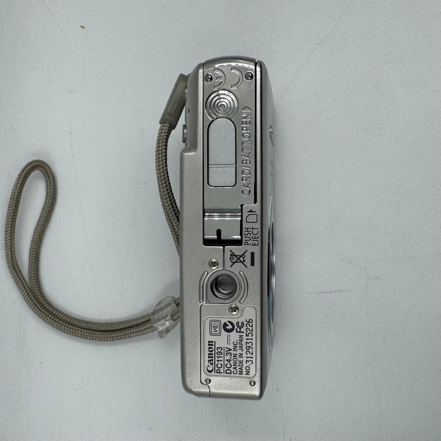 Canon PowerShot SD600 6.0MP (Compact Camera)