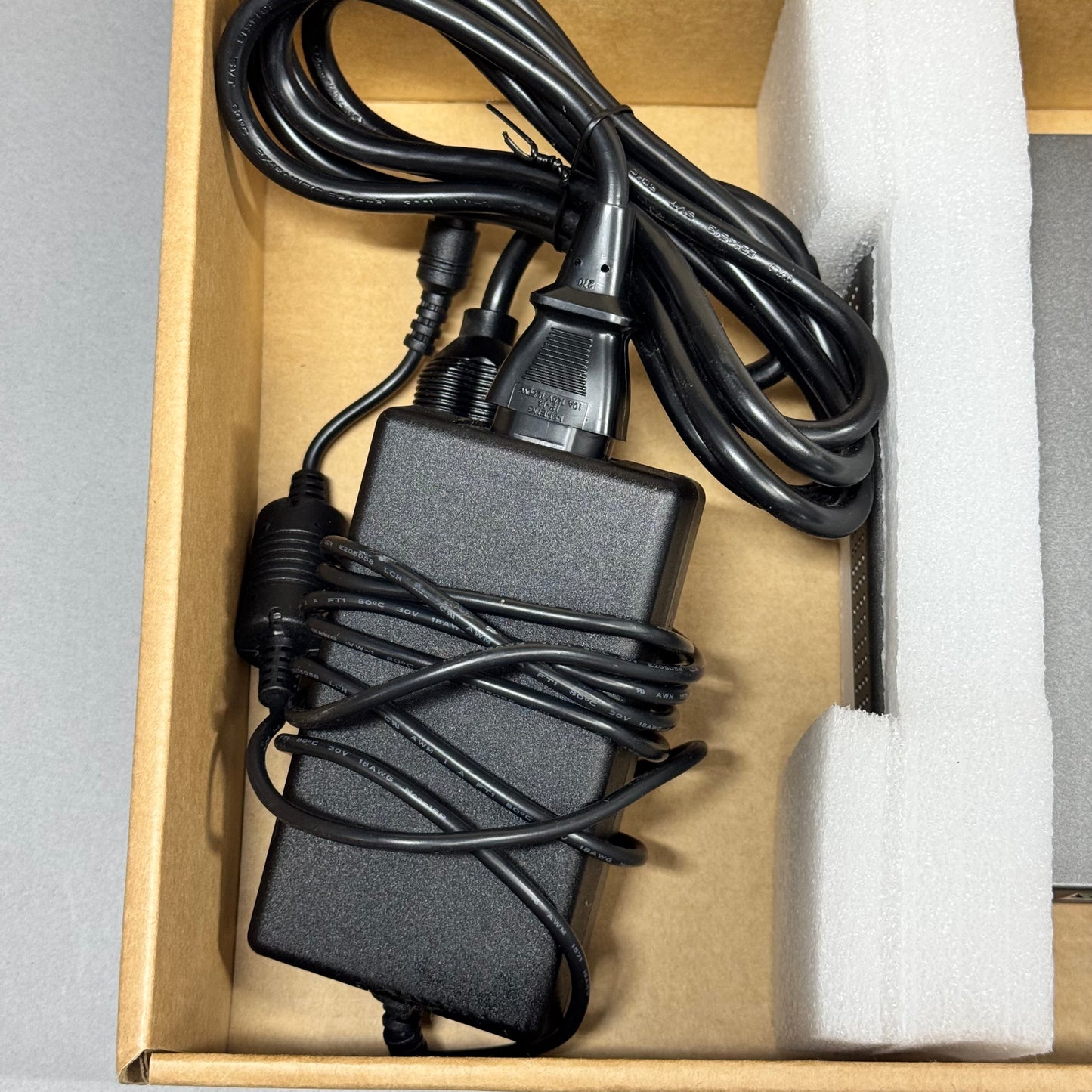 Cisco 8 Port Switch Network Switch GS110-8-HW
