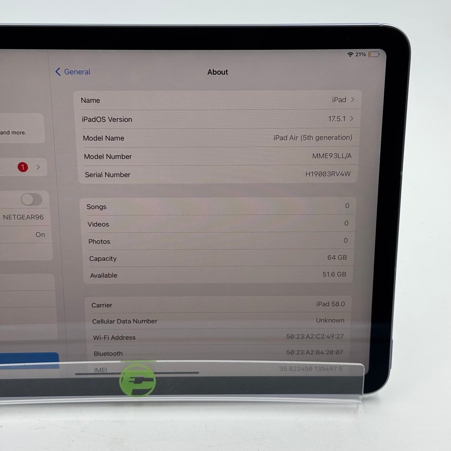 WiFi Only Apple iPad Air 5th Gen 64GB 17.5.1 Purple MME93LL/A