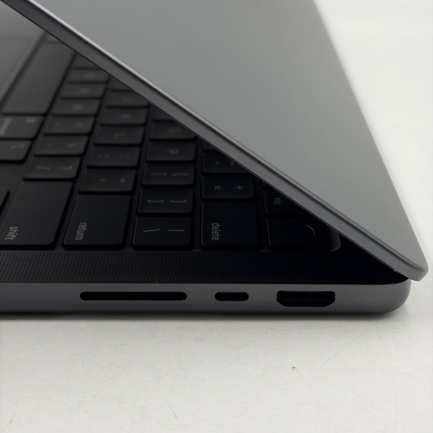 2023 Apple MacBook Pro 14" M3 Max 30C GPU 4.0GHz 36GB RAM 1TB SSD