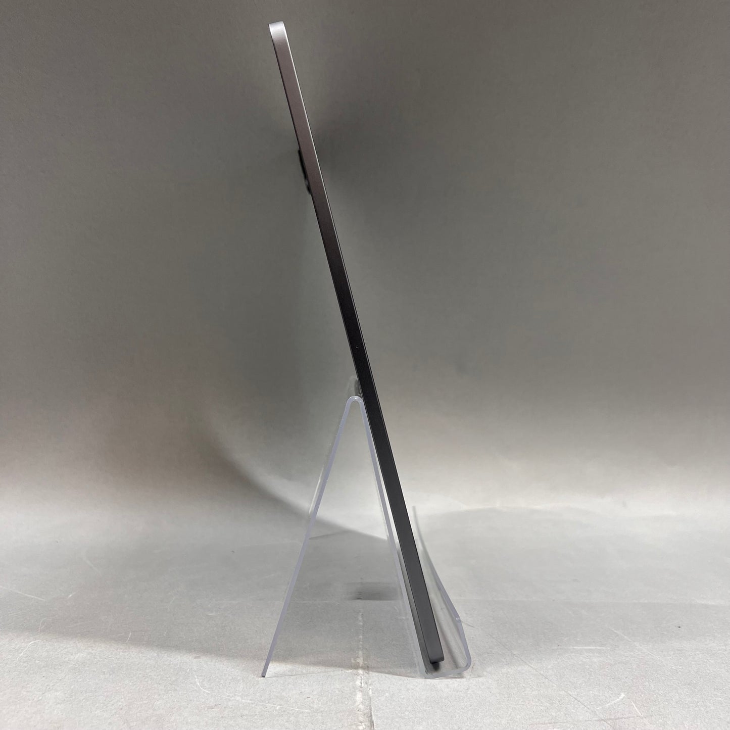 WiFi Only Apple iPad Pro 12.9" 5th Gen 256GB Space gray MHNH3LL/A