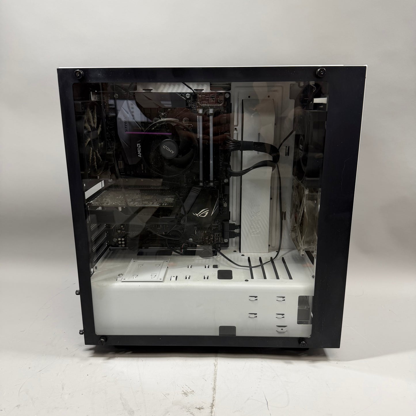 NZXT Custom PC Ryzen 5 1500X 3.50GHz 16GB RAM 1TB HDD Nvidia GeForce GTX 750 Ti
