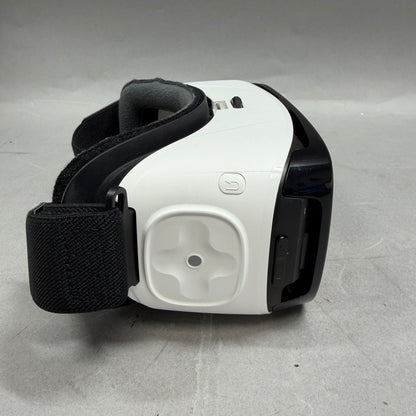 Samsung Gear VR Virtual Reality Headset SM-R322