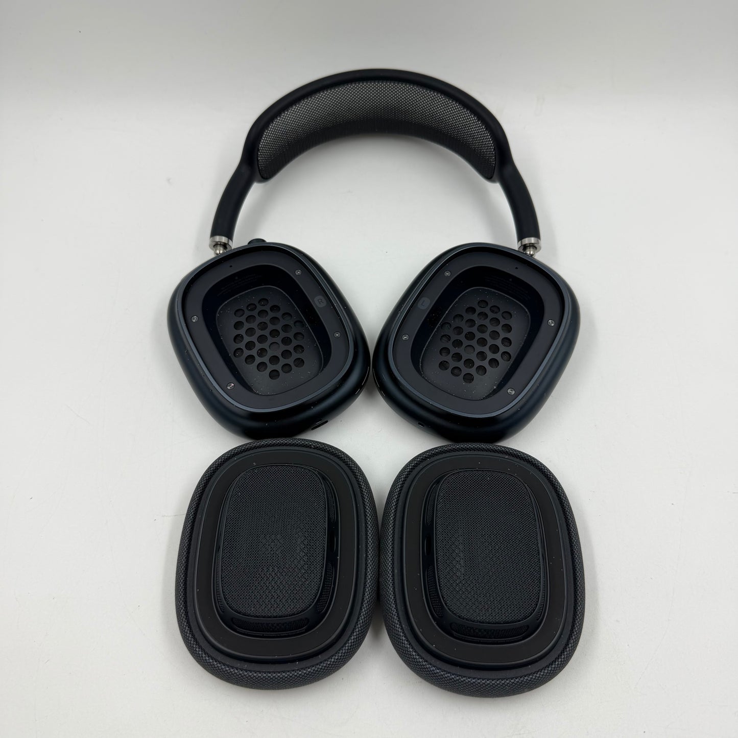 Apple AirPods Max Wireless Over-Ear Headphones Midnight MWW43AM/A