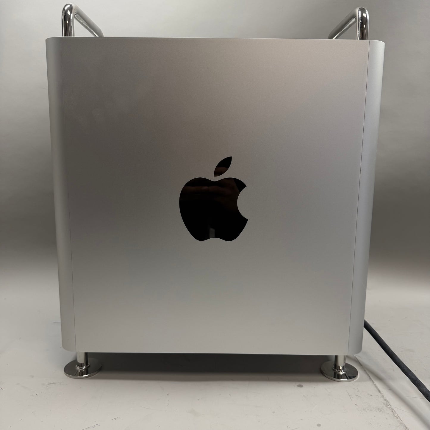 2019 Apple Mac Pro 16 Core Xeon W 3.2GHz 96GB RAM 2TB HDD Radeon Pro W5700X