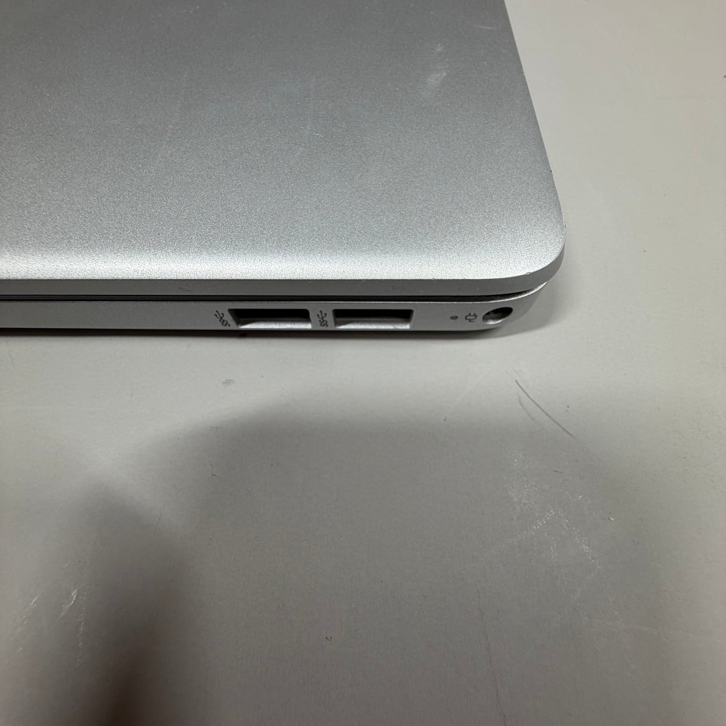 HP Laptop 15-DW3035CL 15.6" Core i5-1135G7 2.4GHz 16GB RAM 512GB SSD 512GB SSD