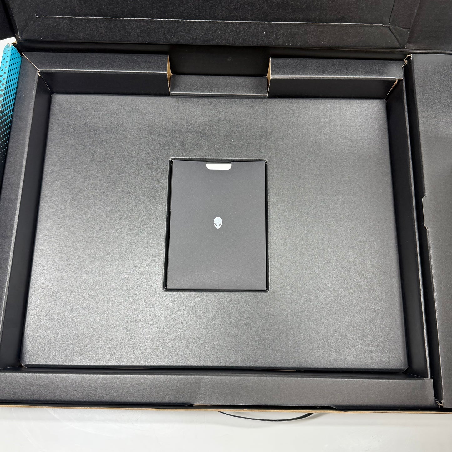 New Alienware Area 51 AA18250 ARI 18" Ultra 7 270HX 32GB RAM 1TB SSD RTX 5060