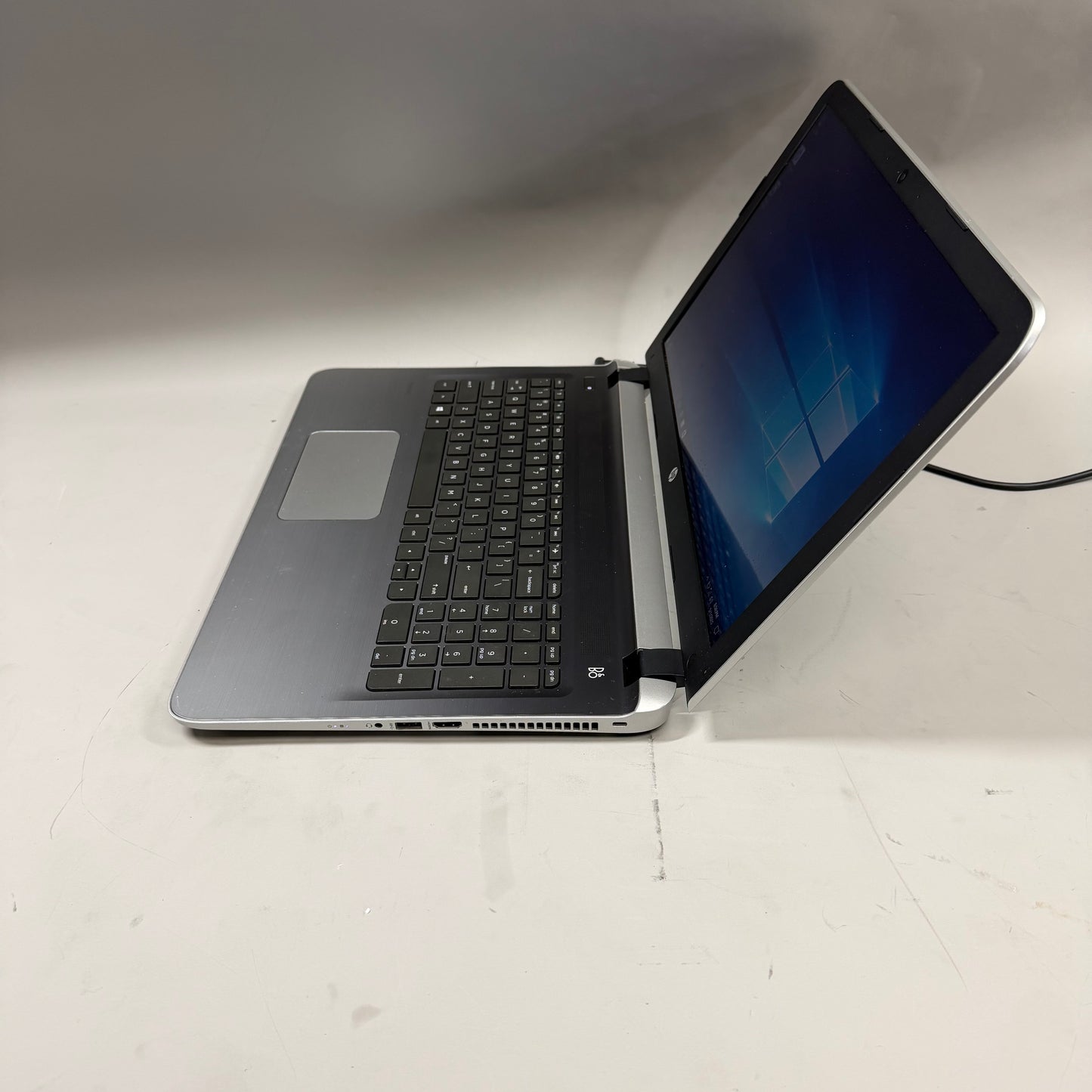 HP Pavilion 15-AB153 14" A10-8700 R6 1.8GHz 6GB RAM 1TB SSD Bad Battery