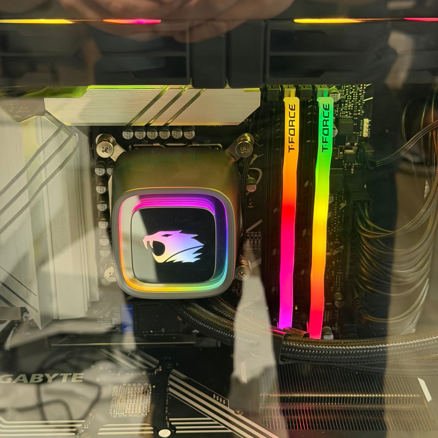 NZXT Custom PC i9-14900K 3.20GHz 32GB RAM 2TB SSD Gigabyte GeForce RTX 5070