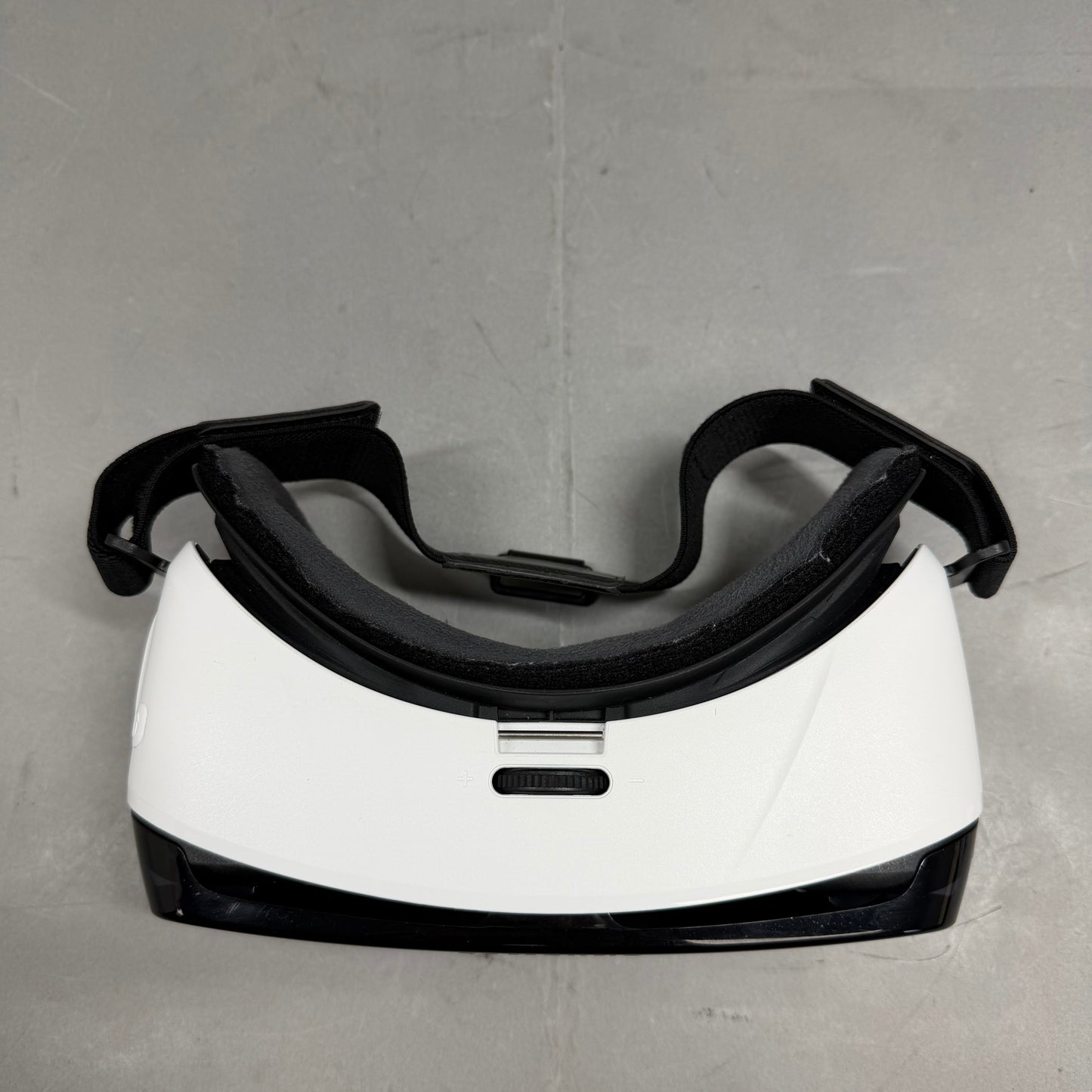 Samsung Gear VR Virtual Reality Headset SM-R322