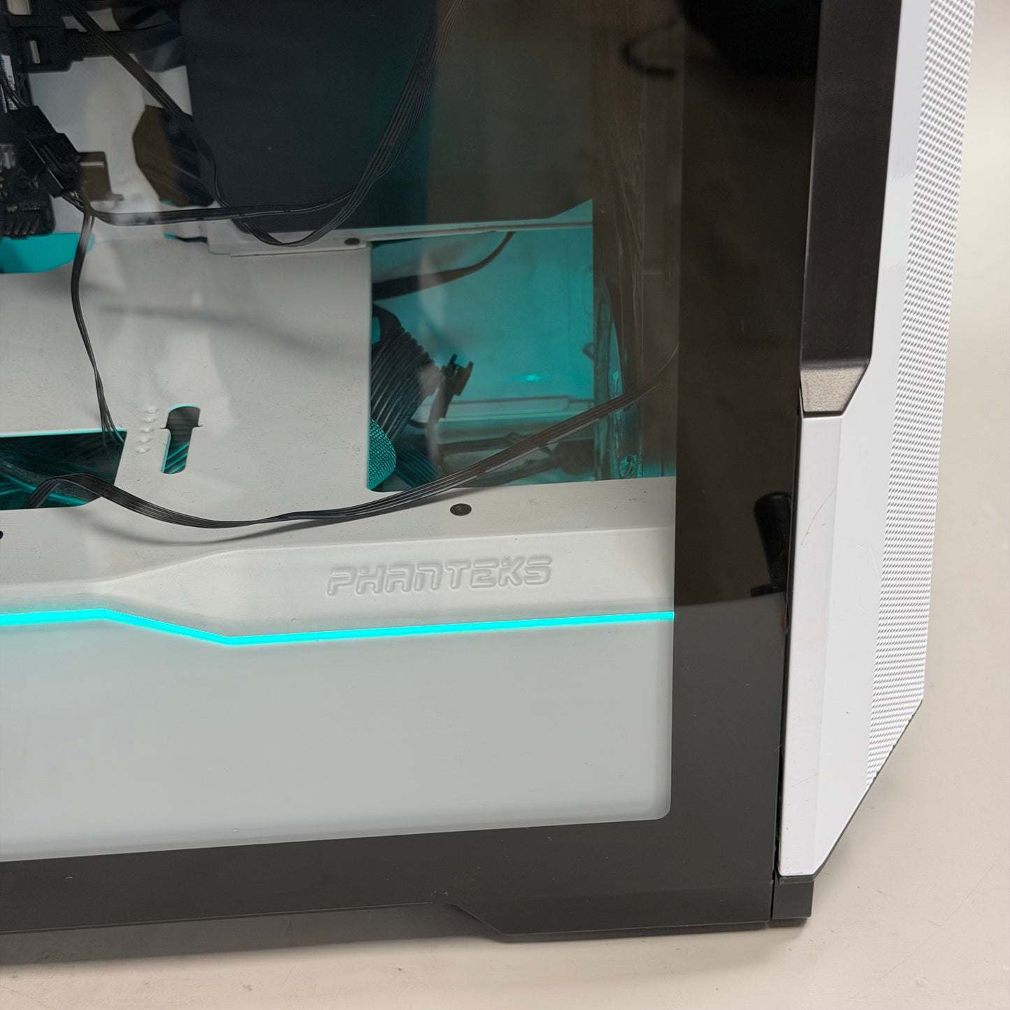 Phanteks Custom PC Ryzen 9 5950X 3.50GHz 64GB RAM 2.5TB SSD 5.5TB HDD ASUS GeForce RTX 4060