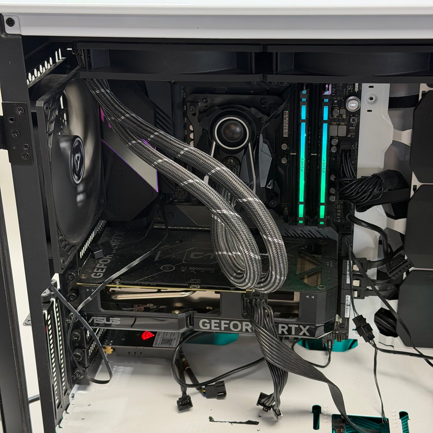 Phanteks Custom PC Ryzen 9 5950X 3.50GHz 64GB RAM 2.5TB SSD 5.5TB HDD ASUS GeForce RTX 4060