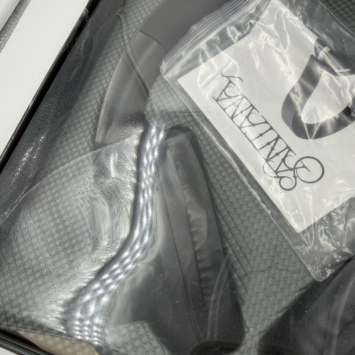 Santana Devicion Studio Quality Wireless Headphones Black