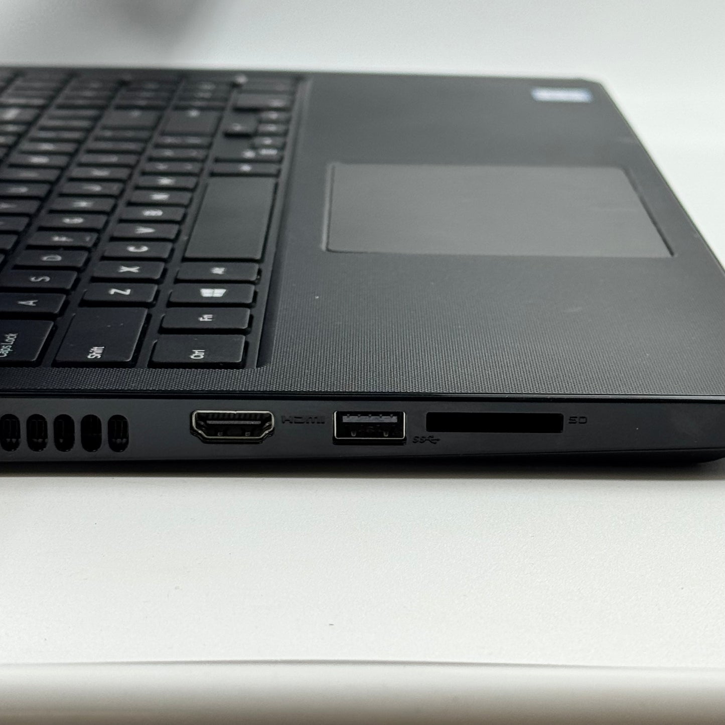 Dell Inspiron 5566 15.6" Laptop Intel Core i3-7100U 2.40GHz 8GB RAM 1TB HDD Win 10 Home