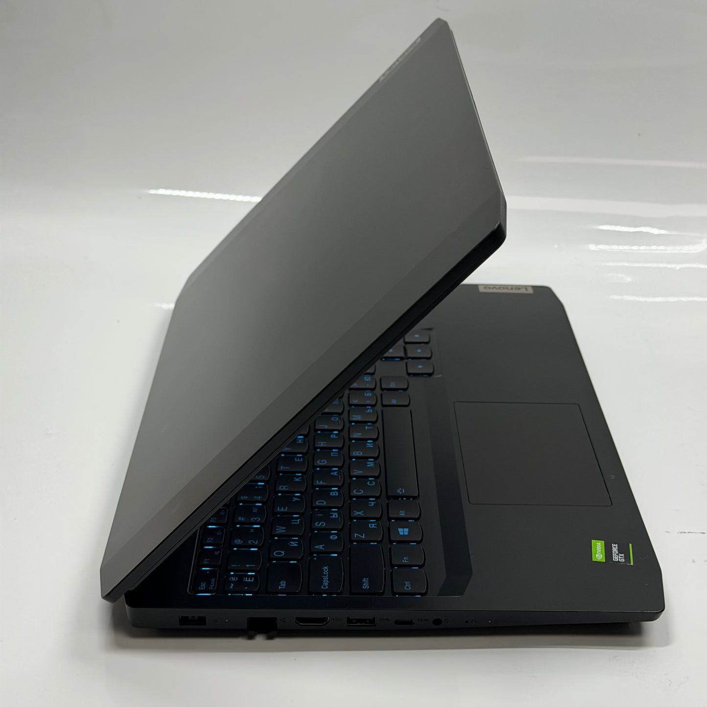 Lenovo IdeaPad Gaming 3 i5-10300H 2.5GHz 16GB 256GB SSD 1TB HDD GeForce GTX 1650