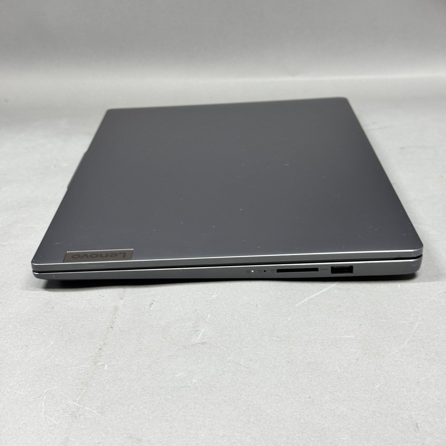 Lenovo IdeaPad SLIM 3 15ABR8 15.6" AMD Ryzen 7 5825U 2.0GHz 16GB RAM 512GB SSD