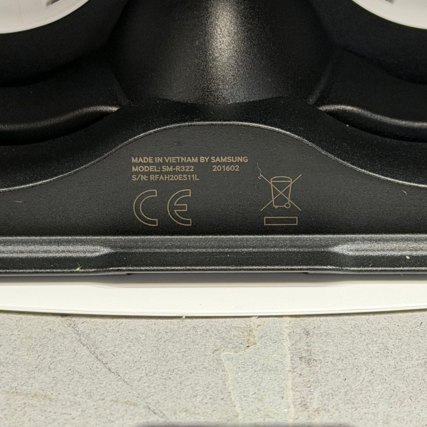 Samsung Gear VR Virtual Reality Headset SM-R322