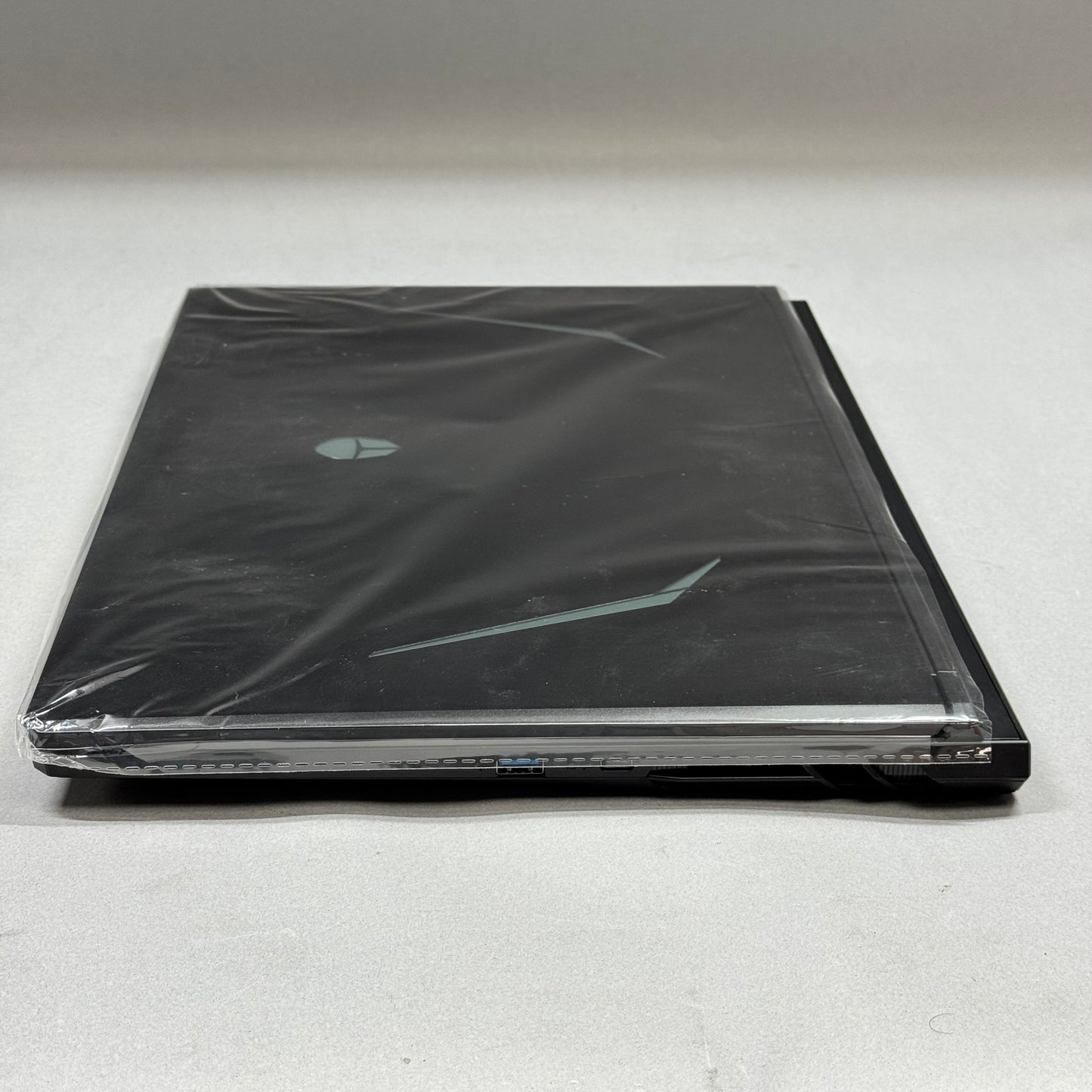 Thunderobot Laptop X17 17.3" Core i7-13620H 2.40GHz 64GB RAM 2TB SSD GeForce RTX 5060
