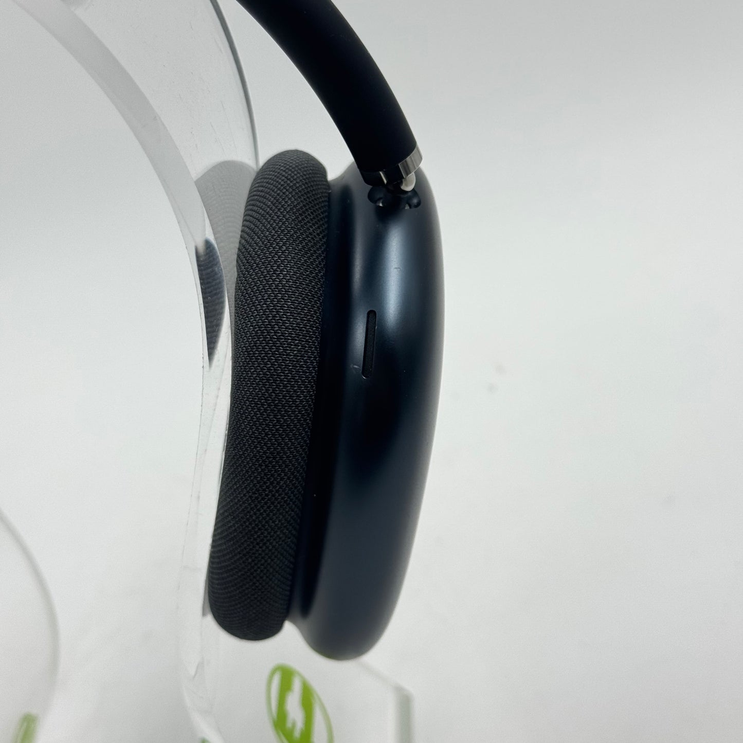 Apple AirPods Max Wireless Over-Ear Headphones MIDNIGHT A3184