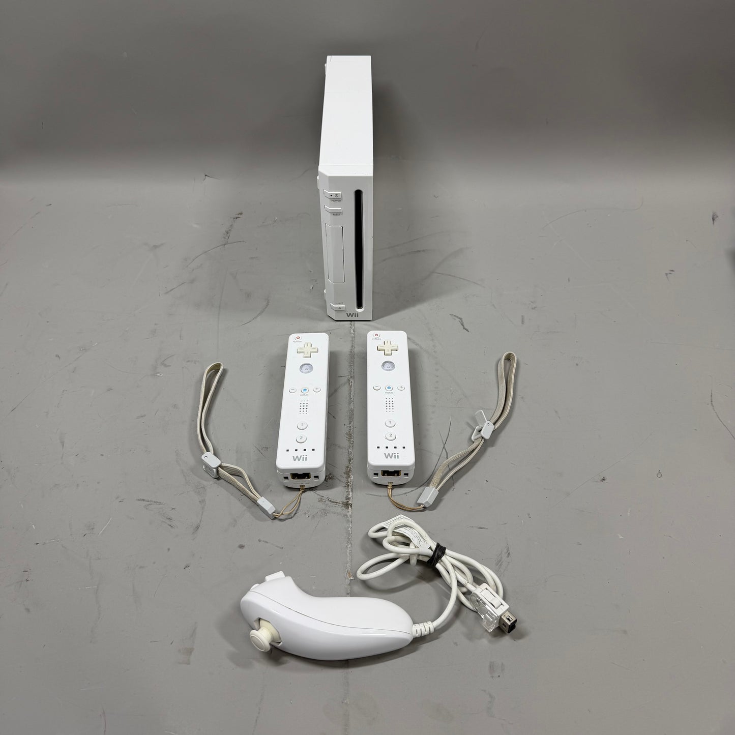 Nintendo Wii Console Gaming System RVL-001 White