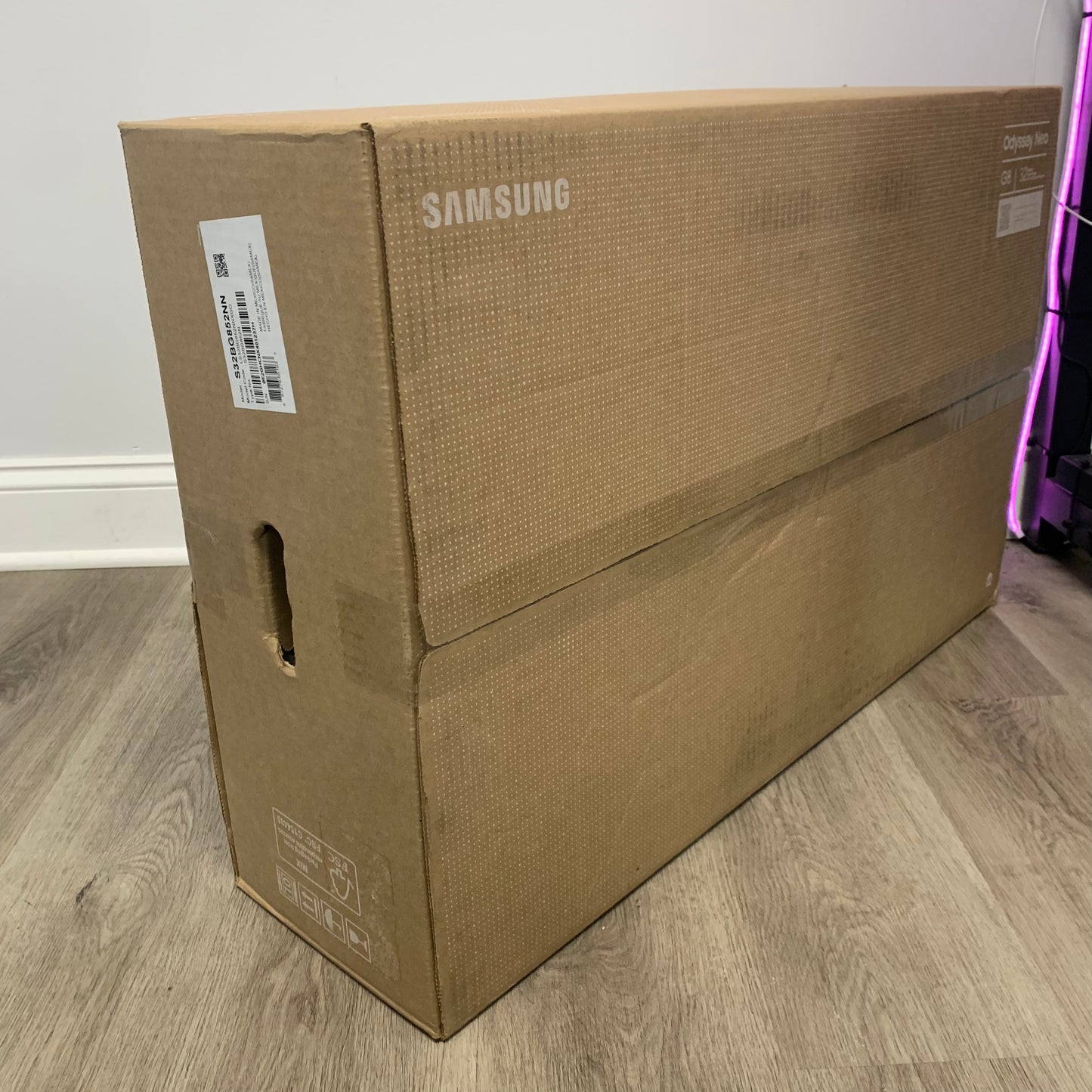 Samsung 32" Odyessey G8 HDR LED 240Hz Curved Gaming Monitor