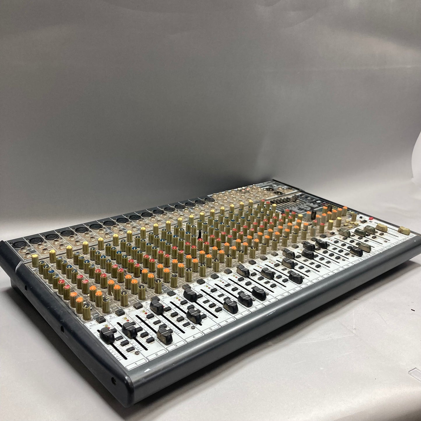 Behringer Eurodesk 18-Channel Recording Mixer SX2442FX