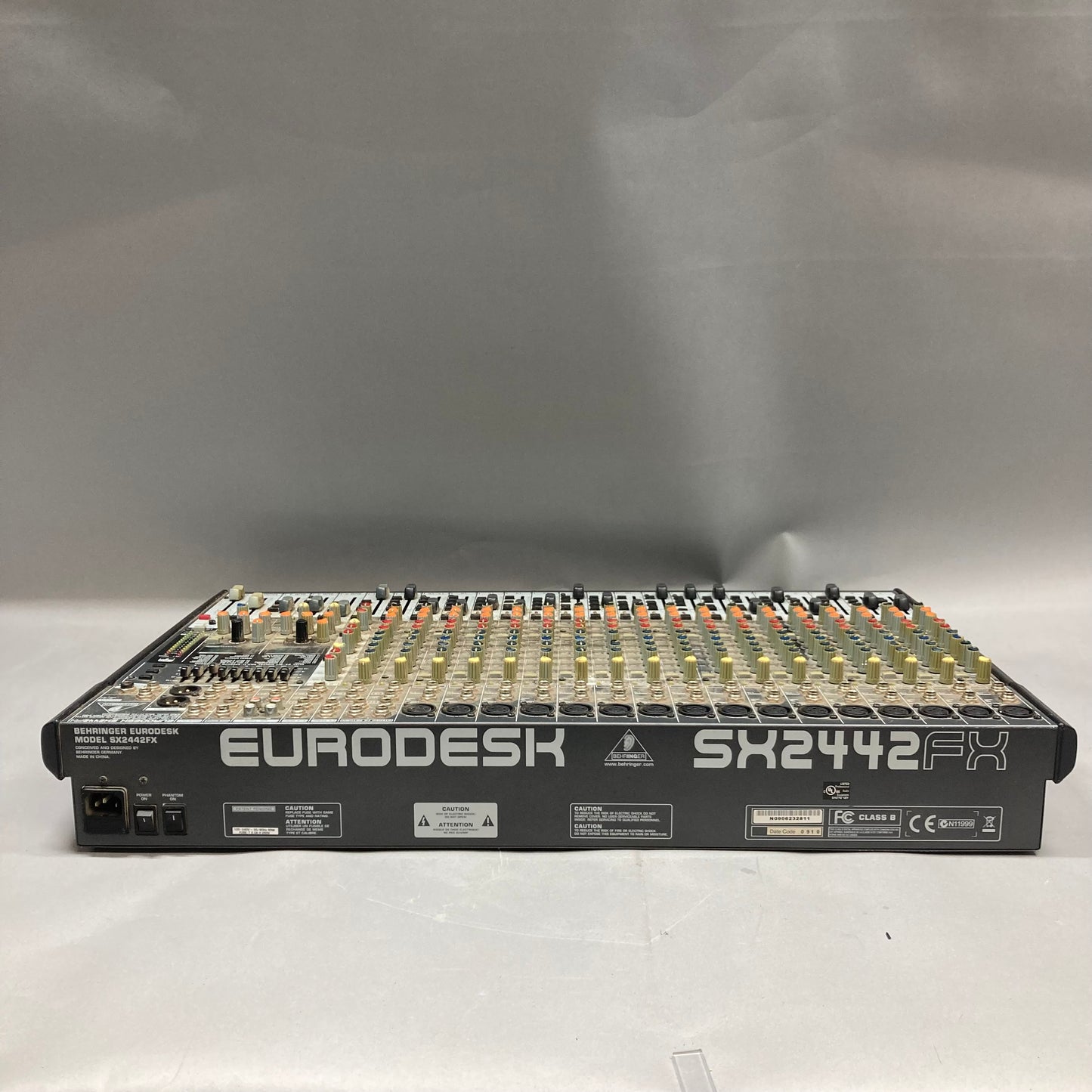 Behringer Eurodesk 18-Channel Recording Mixer SX2442FX