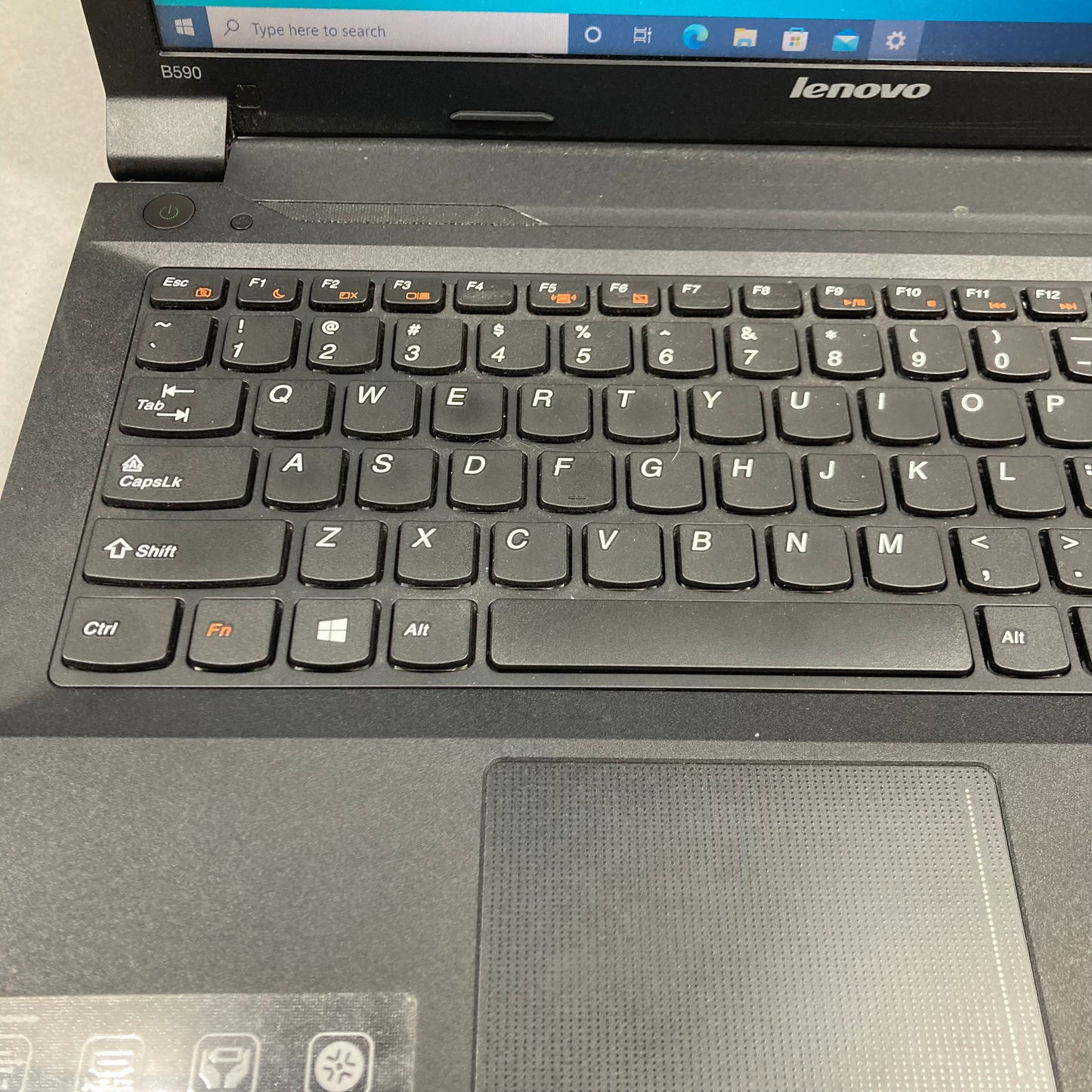 Lenovo ThinkPad B590 15.6" i3-2348M 2.3GHz 4GB RAM 256GB SSD