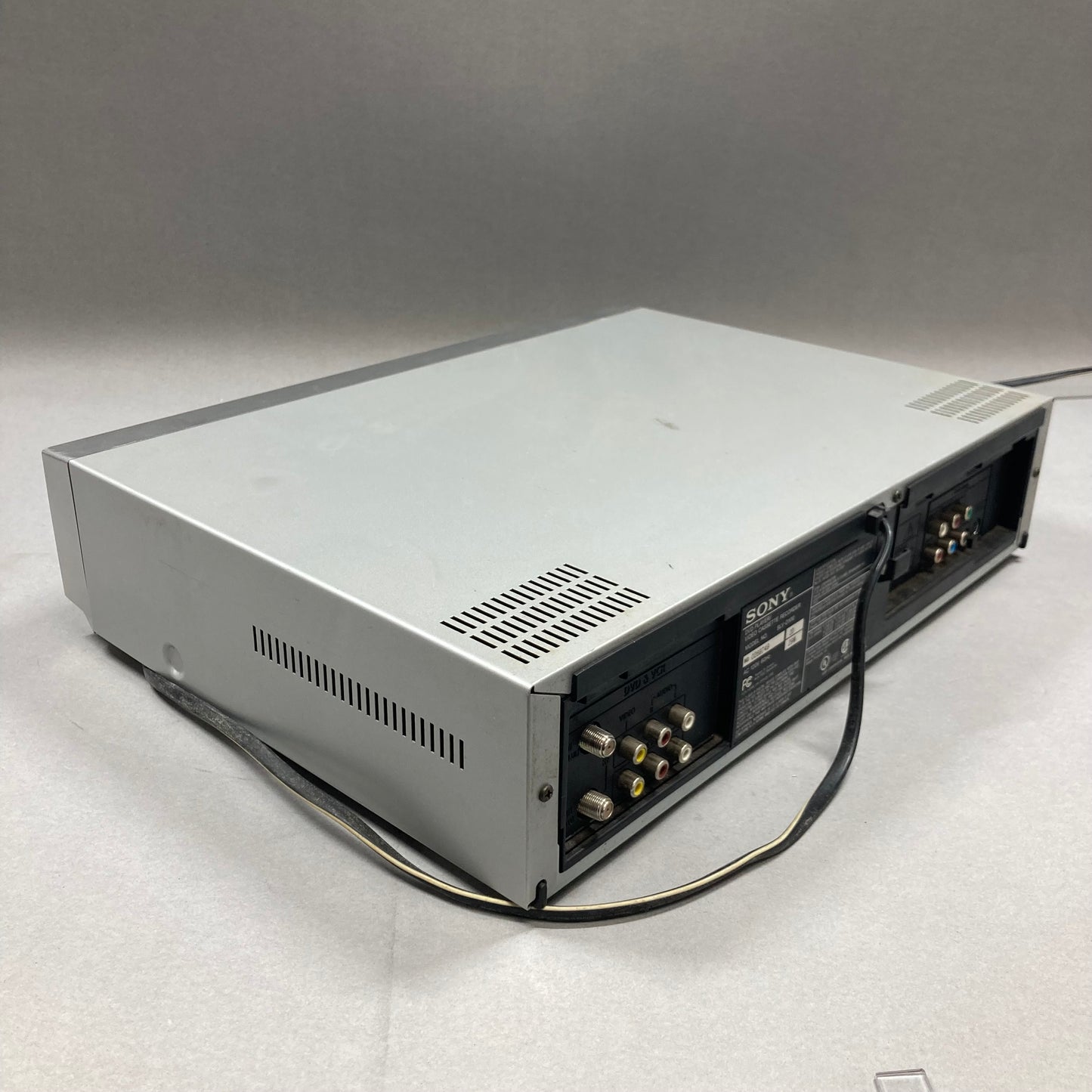 Sony Hi-Fi Stero DVD Player / Video Cassette Recorder SLV-D100