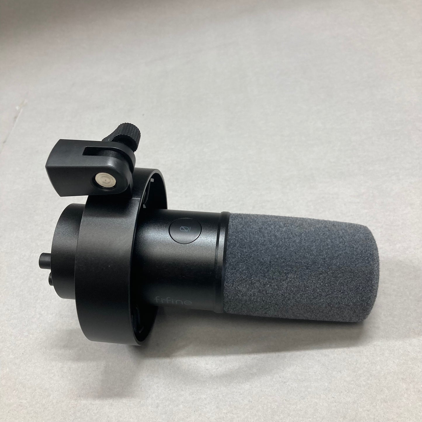 FiFine Amplitank Broadcast Dynamic Microphone K688